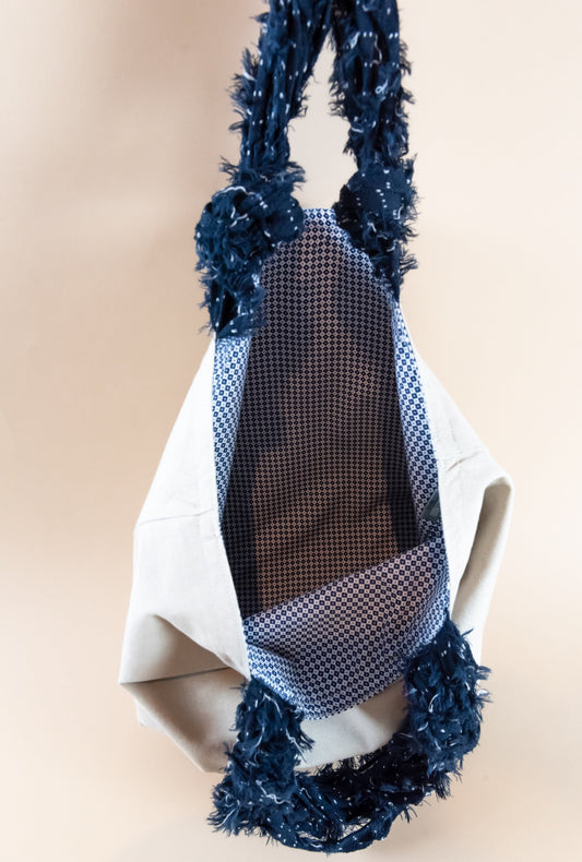 Borsa in tela greige con interno in cotone fantasia blue, vista interno