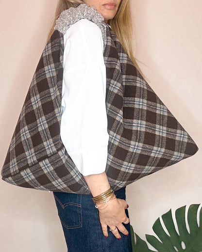 Borsa ALMA reversibile - vista indossata tessuto scozzese

