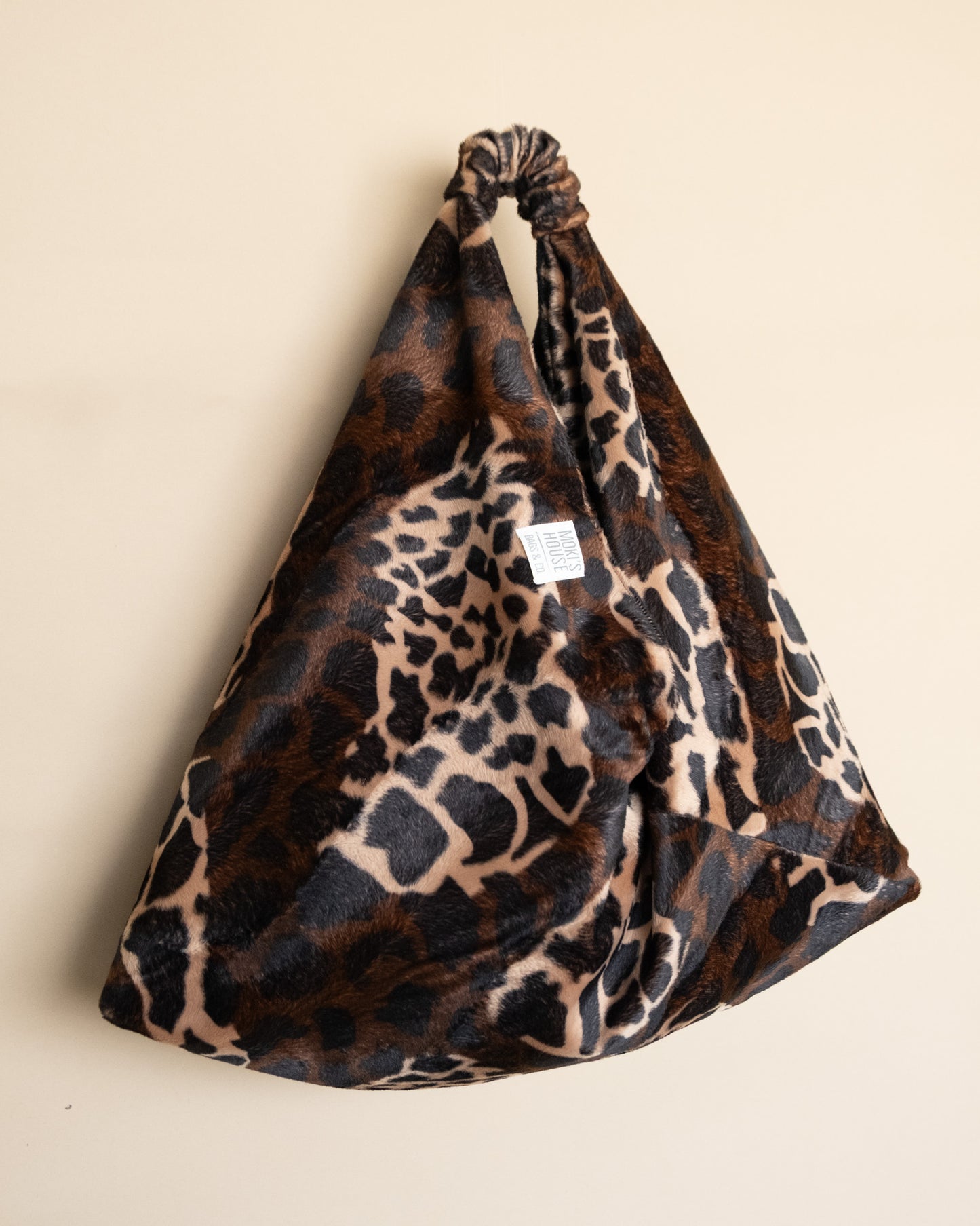 Borsa Lina indossata - stile quotidiano