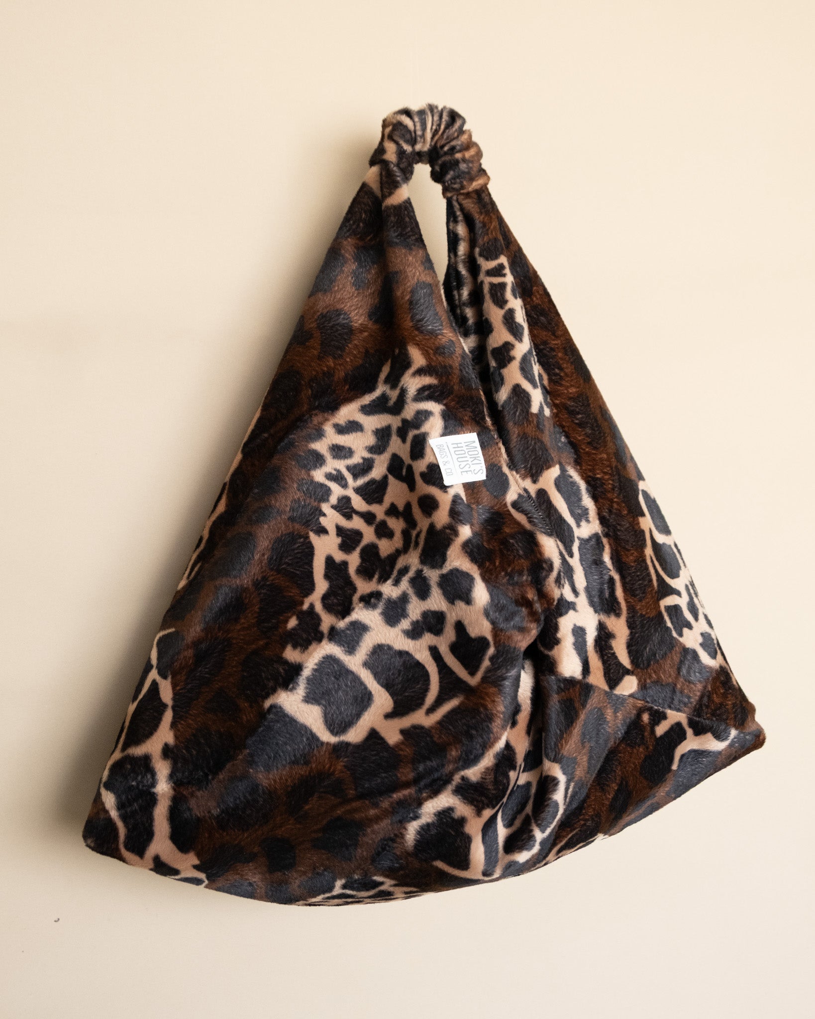 Borsa Lina indossata - stile quotidiano