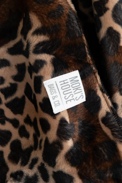 Dettaglio cucitura artigianale borsa Lina