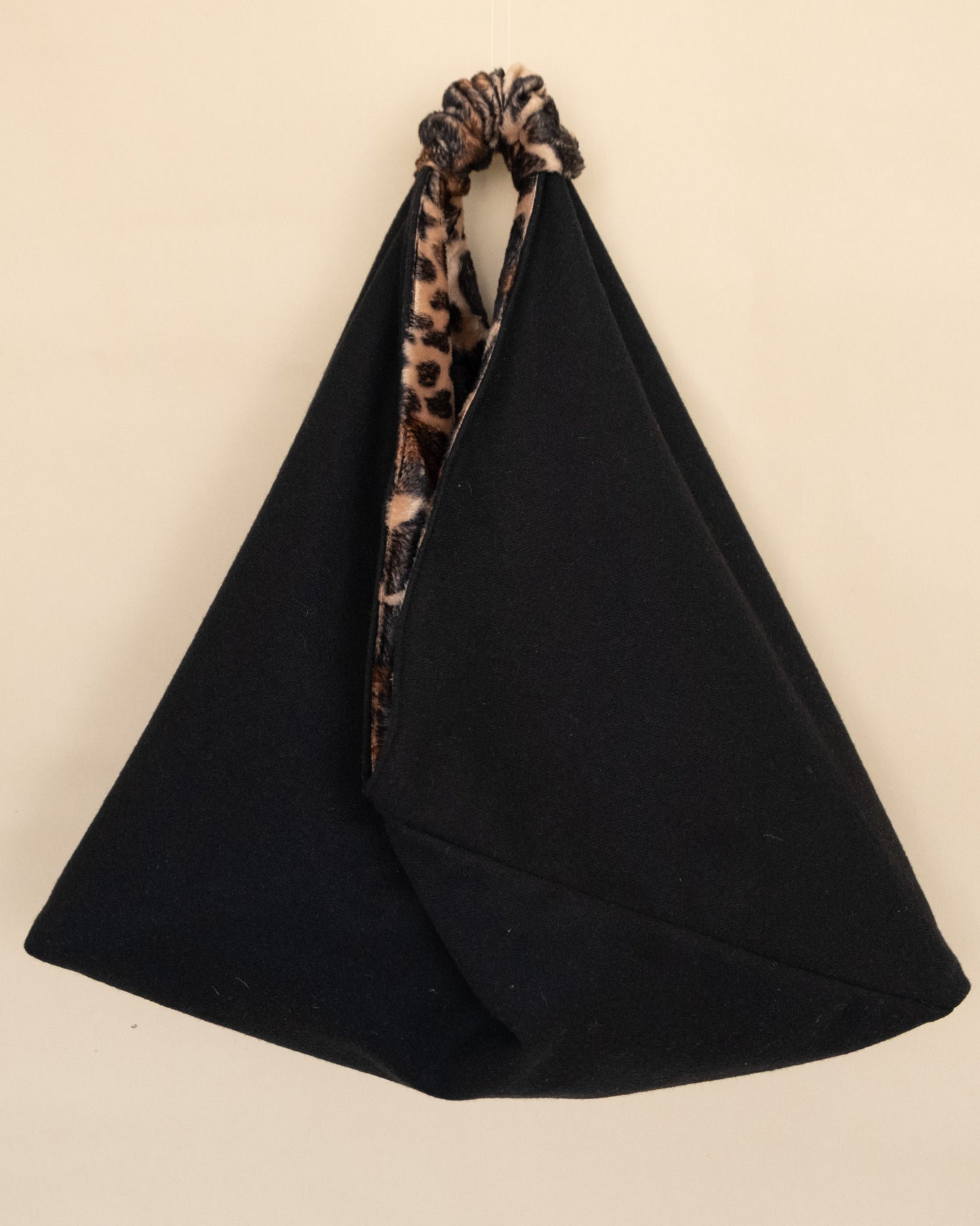 Dettaglio interno borsa Lina in misto lana nero