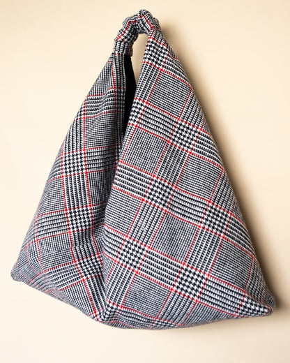 Borsa reversibile ORNELLA in misto lana principe di Galles con tocchi rossi
