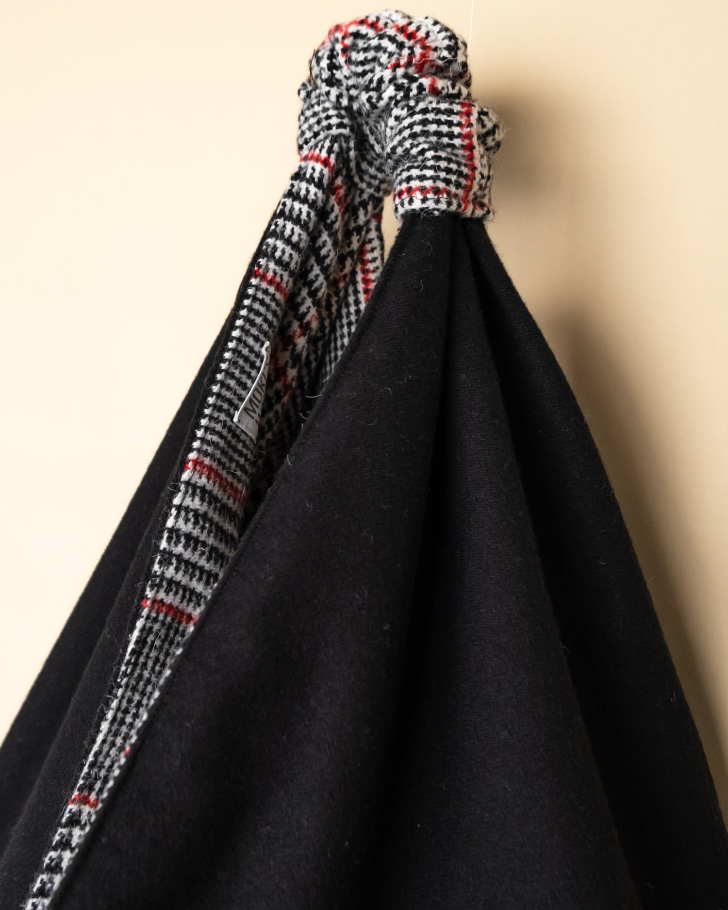 Borsa ORNELLA particolare manici lato nero - design reversibile in misto lana