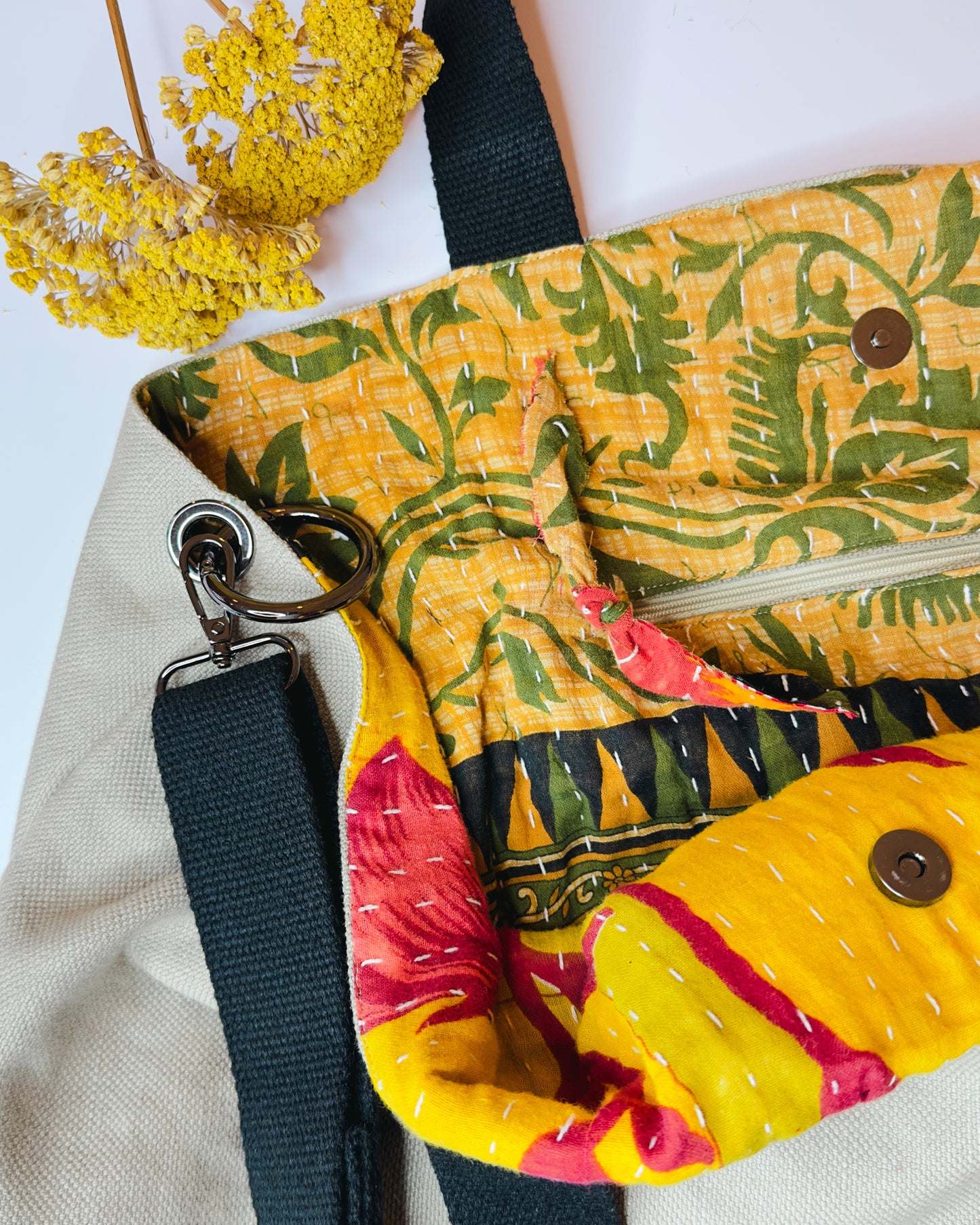 ILA | BORSA CON TRACOLLA REGOLABILE
