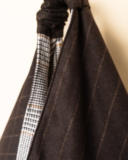 Dettaglio manici borsa reversibile JOLANDA in misto lana