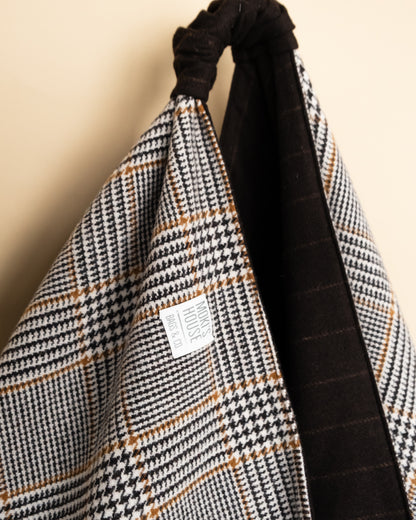 Dettaglio manici borsa reversibile JOLANDA in misto lana